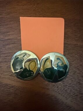 Round Marbleized Metal Clip-On Earrings in Green and Gold